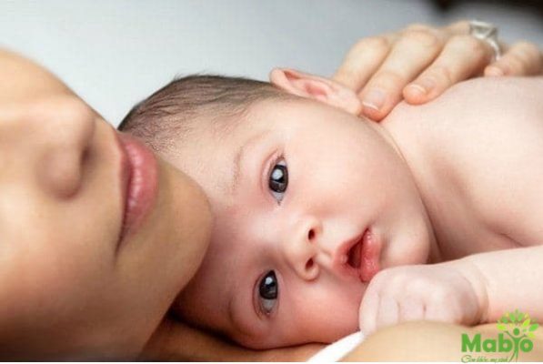 Trẻ sơ sinh bị nấc là hiện tượng sinh lý bình thường