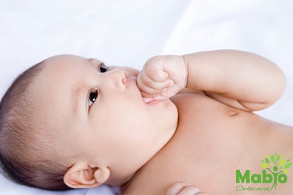 Trẻ sơ sinh 3 tuần tuổi bú bao nhiêu là đủ?