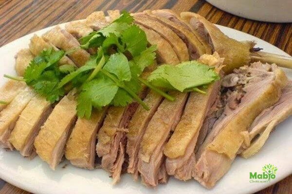 Sau khi sinh nên ăn thịt ngan vì nhiều dưỡng chất và tốt sữa mẹ