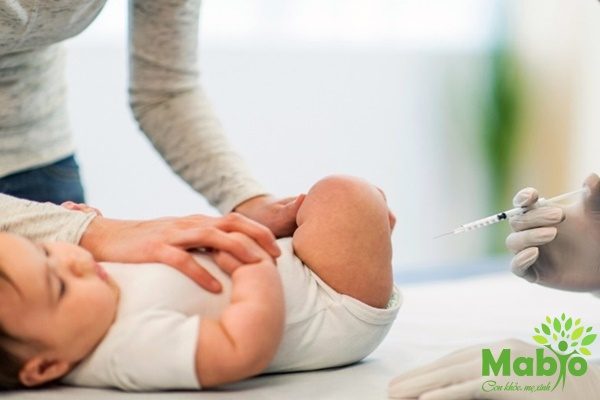 Các mẹ nghĩ: Trẻ mấy tháng tuổi thì cần tiêm mũi vacxin 5 trong 1?